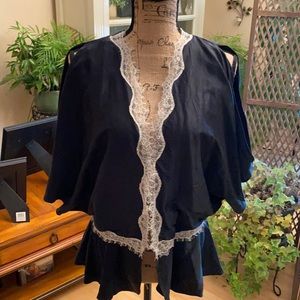 Express cold shoulder short kimono